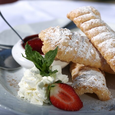 Spagatkrapfen mit Schlag | © STG | Harry Schiffer