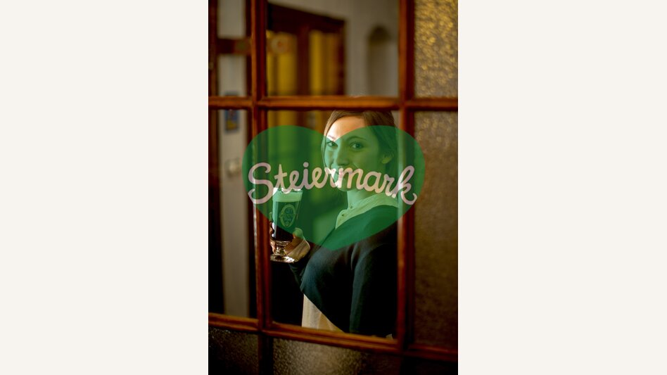 Das Mariazeller Alt, eine Spezialität, stockdunkel – herb – obergärig, nach einer über 200 Jahre alten Rezeptur | © STG | Tom Lamm