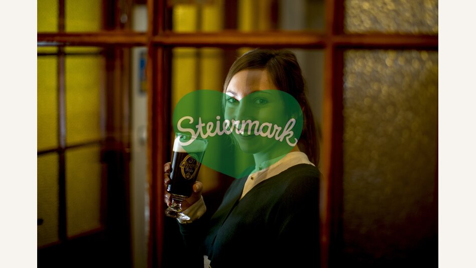 Das Mariazeller Alt, eine Spezialität, stockdunkel – herb – obergärig, nach einer über 200 Jahre alten Rezeptur  | © STG | Tom Lamm