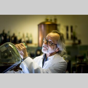 Mariazeller Magenlikör mit 33 Kräutern von Cajetan Arzberger nach einer Rezeptur von 1883 | © STG | Tom Lamm