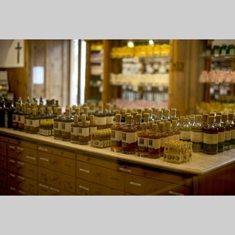 Mariazeller Liköre von Ranti Putanti bis zum Wurzelklauber in der Apotheke zur Gnadenmutter | © STG | Tom Lamm