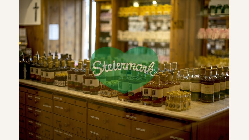 Mariazeller Liköre von Ranti Putanti bis zum Wurzelklauber in der Apotheke zur Gnadenmutter | © STG | Tom Lamm