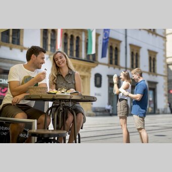 In der GenussHauptstadt Graz, vor dem Landhaus  | © STG | Tom Lamm