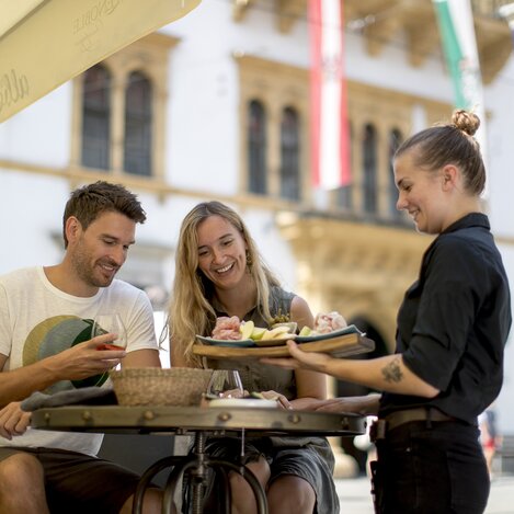 In der GenussHauptstadt Graz, vor dem Landhaus  | © STG | Tom Lamm