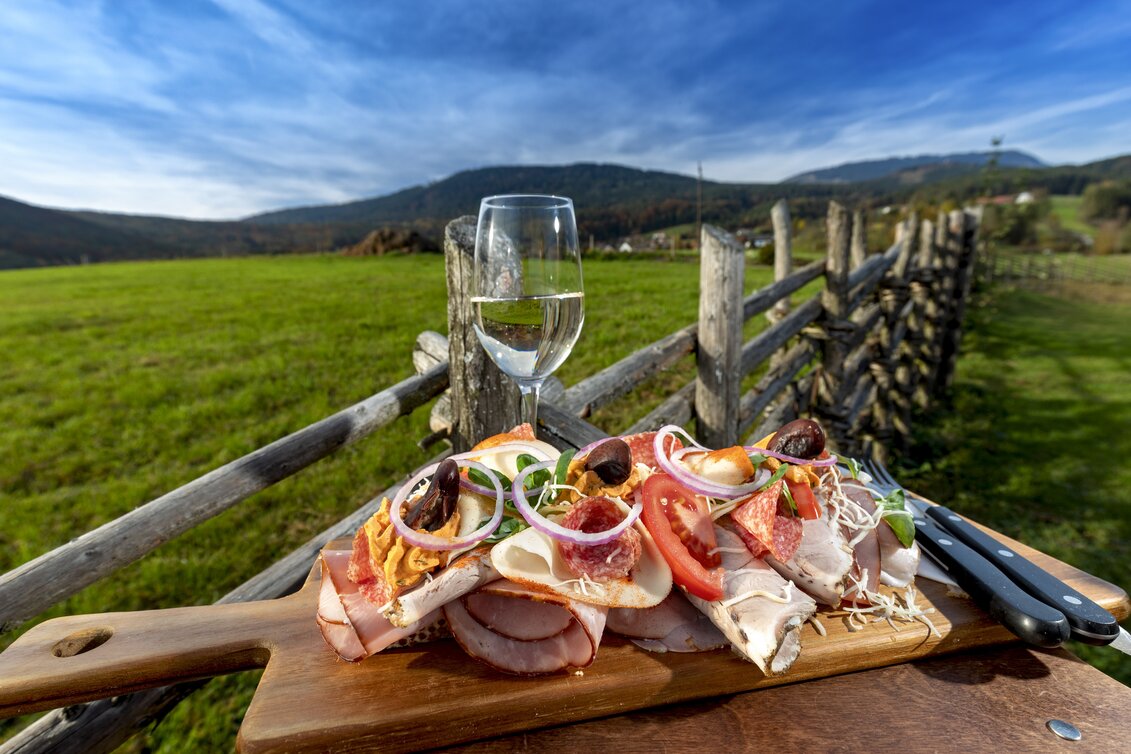 Brettljause auf der Alm | © STG | Harry Schiffer