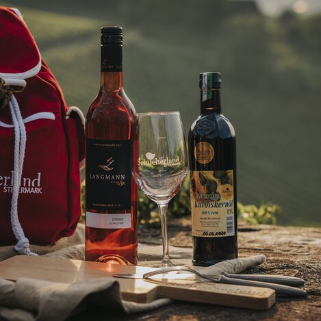 Das Schilcherland: Wandern, Wein (Schilcher) und Kernöl | © Schilcherland Steiermark | Lupi Spuma