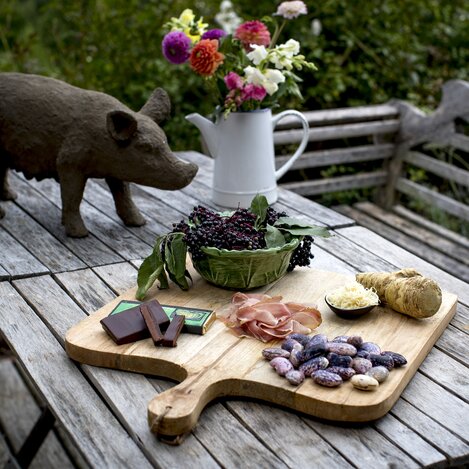 Das kulinarische Thermen- & Vulkanland: Vulcanoschinken, Zotter-Schoko, Käferbohnen, Kren und Holunder | © STG | Tom Lamm