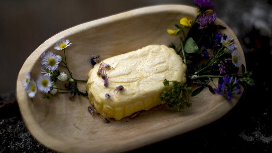 The culinary Styria: alp butter with herbs | © Steiermark Tourismus | Tom Lamm