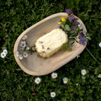 Die kulinarische Steiermark: Ambutter mit Kräutern | © STG | Tom Lamm