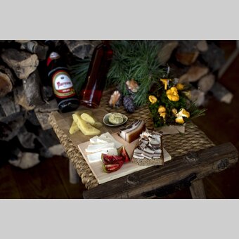 Die kulinarische Steiermark: Eierschwammerln, Speck, Steirerkäs, Frischkäse, Zirberl, Bier  | © STG | Tom Lamm