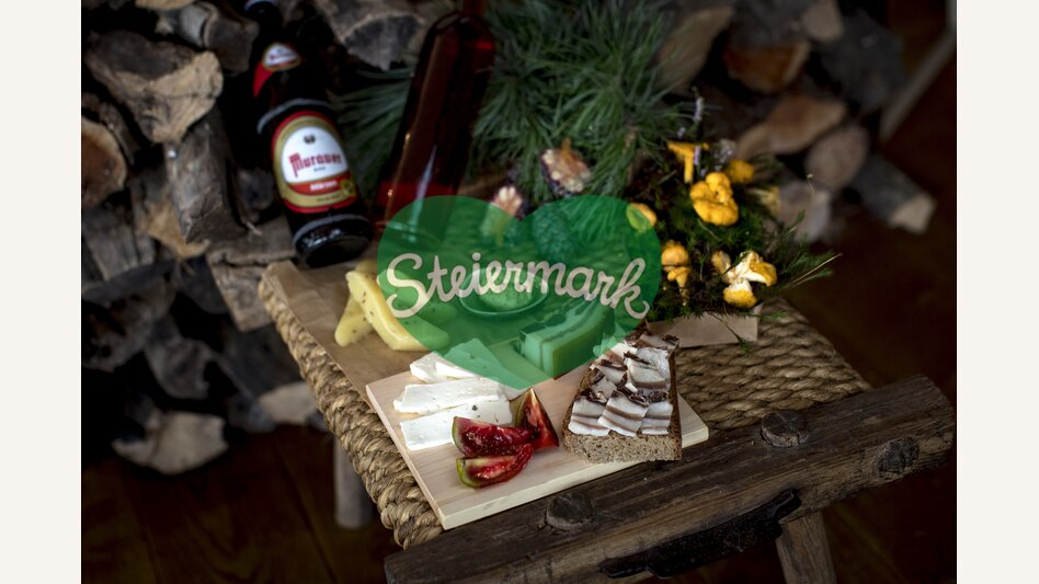 Die kulinarische Steiermark: Eierschwammerln, Speck, Steirerkäs, Frischkäse, Zirberl, Bier  | © STG | Tom Lamm