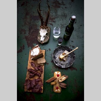 Die kulinarische Steiermark: Hochschwab-Wild, Lebkuchen, Honig, Kräuterbitter, Wasser, Bier | © STG | Tom Lamm