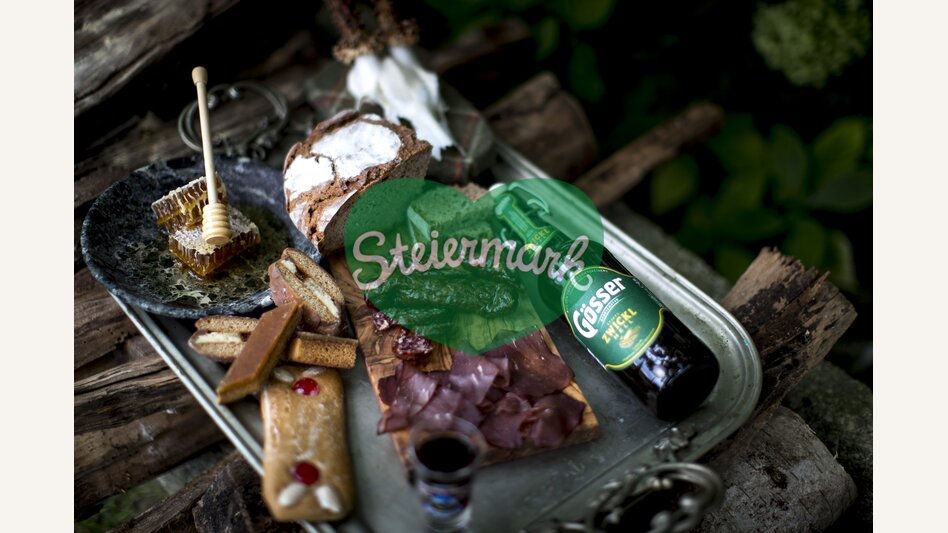 Die kulinarische Steiermark: Hochschwab-Wild, Lebkuchen, Honig, Kräuterbitter, Wasser, Bier | © STG | Tom Lamm