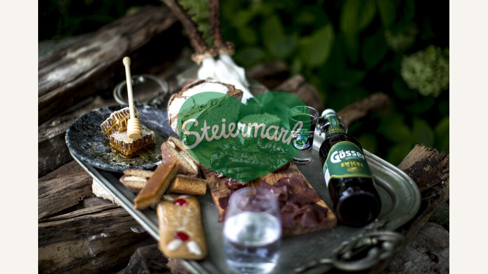 Die kulinarische Steiermark: Hochschwab-Wild, Lebkuchen, Honig, Kräuterbitter, Wasser, Bier | © STG | Tom Lamm