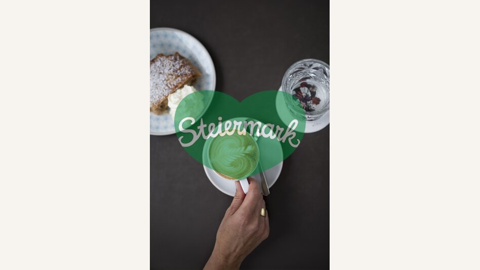 Kaffeepause mit Apfelstrudel beim Stadtbummel in Graz | © STG | Punkt & Komma