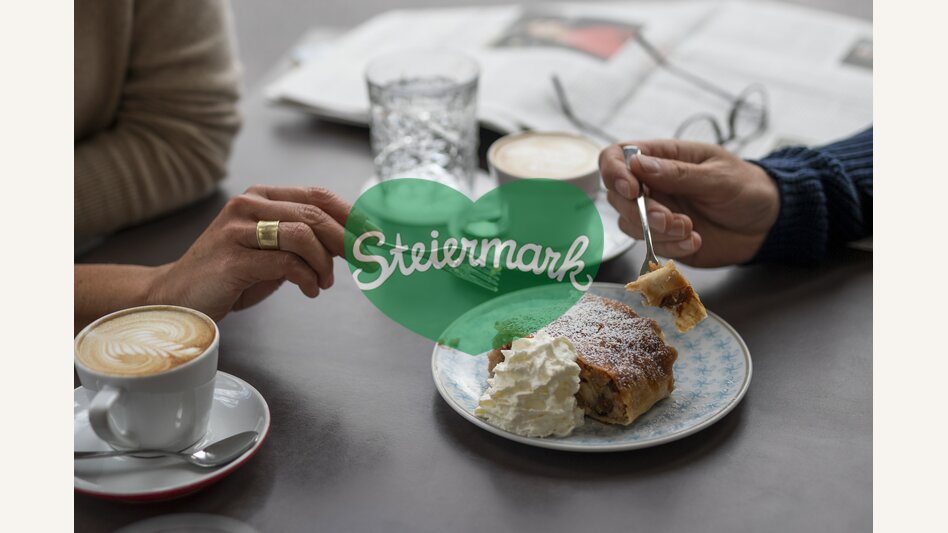 Kaffeepause mit Apfelstrudel beim Stadtbummel in Graz | © STG | Punkt & Komma