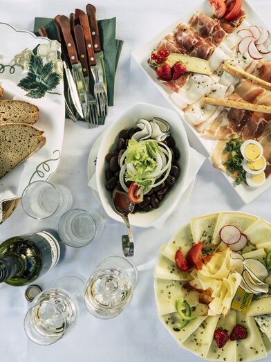 the table is set, during summer vacation | © Steiermark Tourismus | Bernhard Bergmann