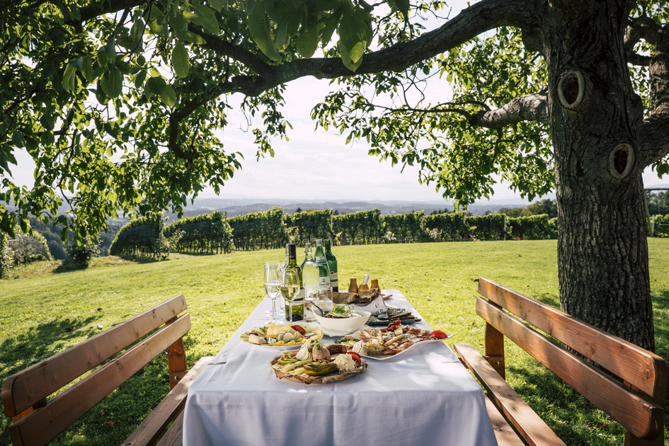 the table is set, during summer vacation | © Steiermark Tourismus | Bernhard Bergmann