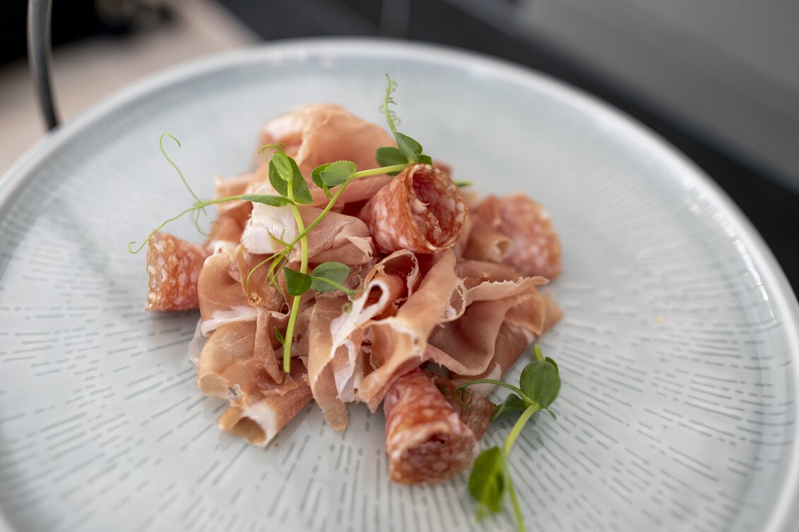 Schinken und Salami von der Vulcano Schinkenmanufaktur | © STG | Tom Lamm