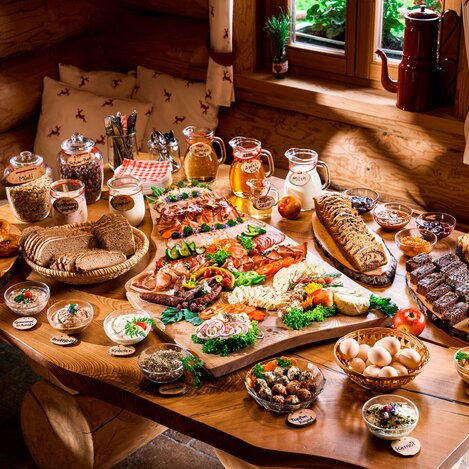 Köstlichkeiten auf der Lahnalm im Gesäuse | © TV Gesäuse | Robert Maybach