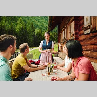 Köstlichkeiten auf der Ebenhandlhütte in der Krakau | © Region Murau | Michael Königshofer