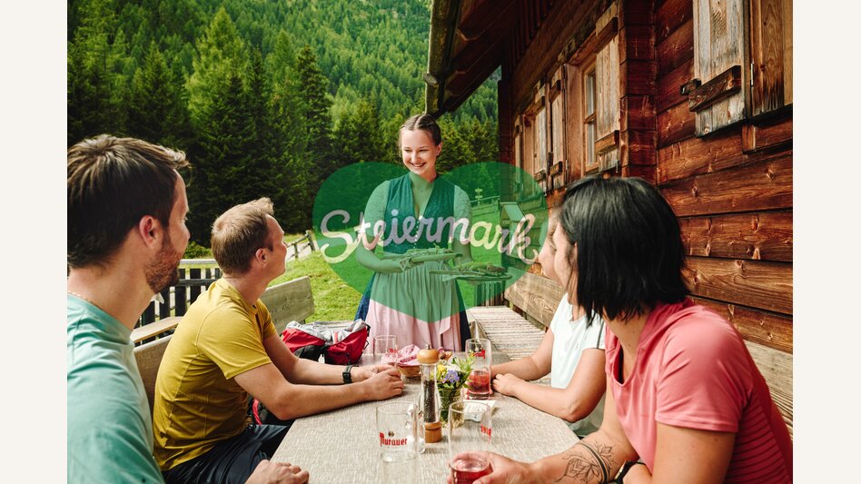 Köstlichkeiten auf der Ebenhandlhütte in der Krakau | © Region Murau | Michael Königshofer