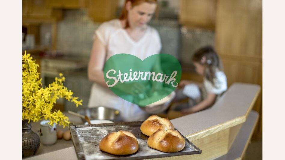 Osterbrot bzw. Pinzen backen am Zehenthof in Semriach | © STG | Tom Lamm