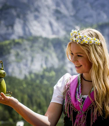Daffodil highness with weatherman (Ausseerland - Salzkammergut) | © Steiermark Tourismus | Tom Lamm