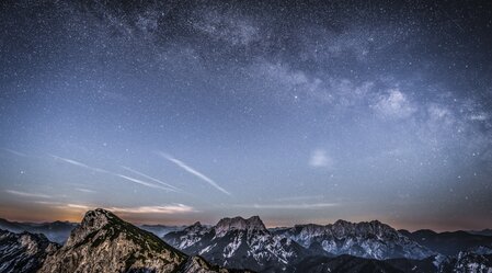 Sternenhimmel über dem Gesäuse | © Nationalpark Gesäuse | Andreas Hollinger | Bild-Nutzung nur in Zusammenhang mit dem Nationalpark Gesäuse möglich.