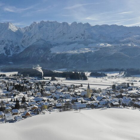 Bad Mitterndorf mit Grimming im Hintergrund | © Ausseerland Salzkammergut | Tom Lamm