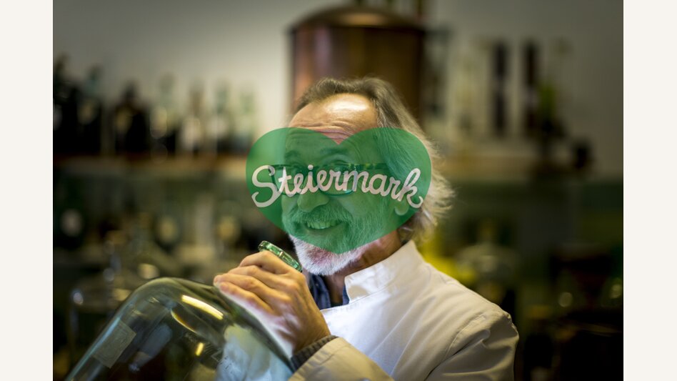 Mariazeller Magenlikör mit 33 Kräutern von Cajetan Arzberger nach einer Rezeptur von 1883 | © STG | Tom Lamm