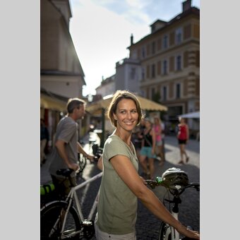 Radfahren am Murradweg, in Graz, Franziskanerplatz | © STG | Tom Lamm