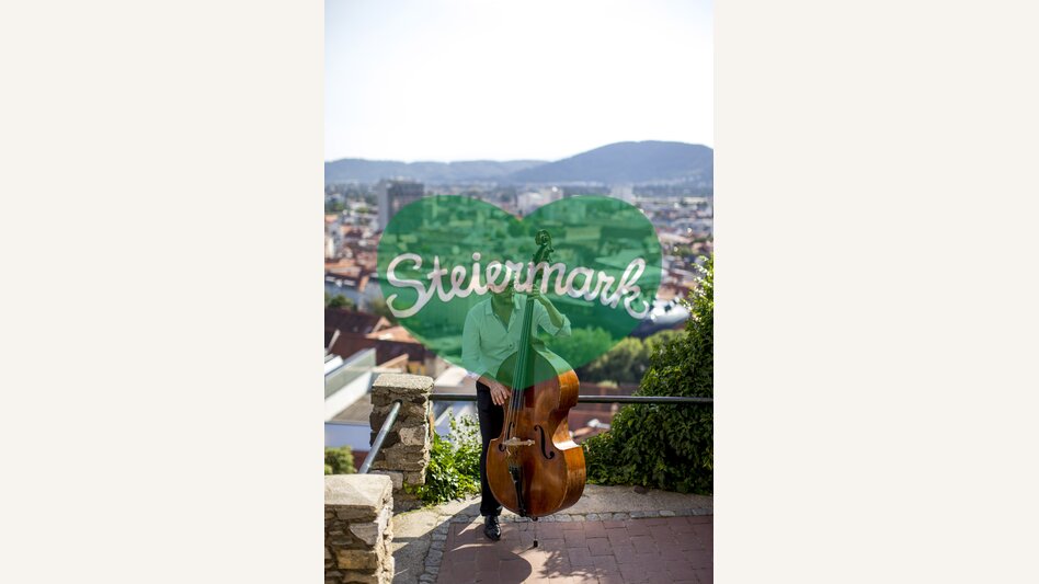 Graz "geigt" auf: über den Dächern der City of Design  | © STG | Tom Lamm