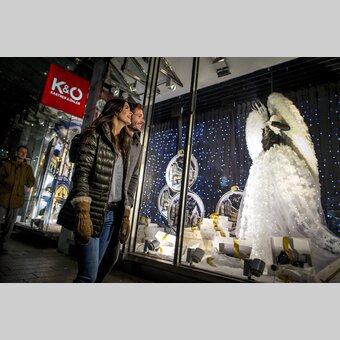 Weihnachtseinkäufe im Traditionskaufhaus Kastner & Öhler in der Grazer Altstadt  | © STG | Tom Lamm