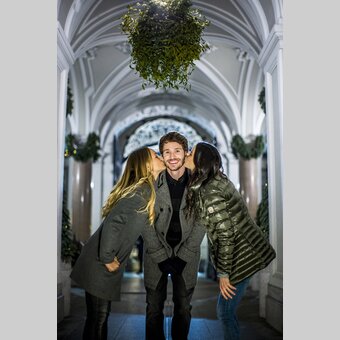 Grazer Advent, Rathaus mit Mistelzweig | © STG | Tom Lamm