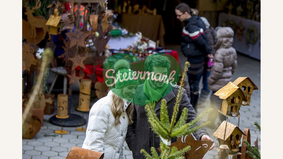 Adventmarkt am Hüblerhof in Semriach, Region Graz | © STG | Tom Lamm