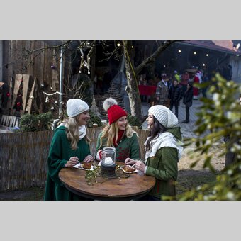 Adventmarkt am Hüblerhof in Semriach, Region Graz | © STG | Tom Lamm