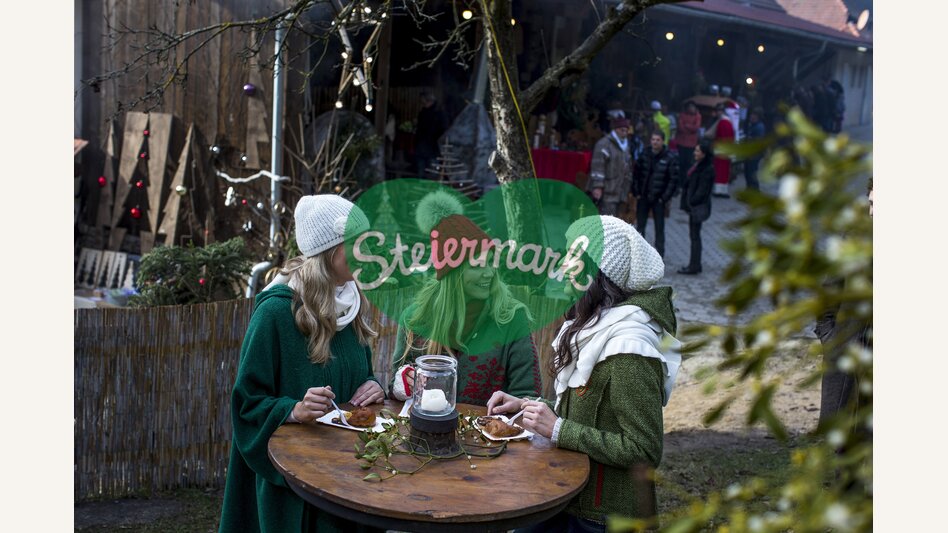 Adventmarkt am Hüblerhof in Semriach, Region Graz | © STG | Tom Lamm