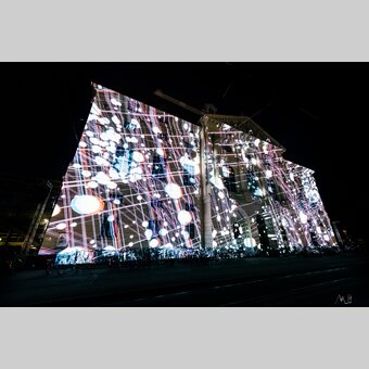 Klanglicht 2018, Graz: „Axioma“ von Onionlab, eine Licht- und Klangprojektion auf die Fassade der Oper | © Klanglicht  | Christian Thiess Photography