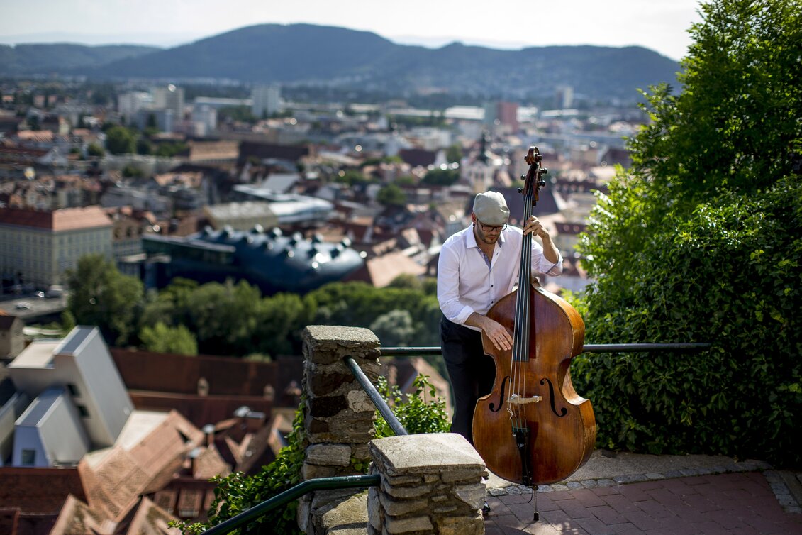 Graz "geigt" auf: über den Dächern der Landeshauptstadt Graz | © STG | Tom Lamm
