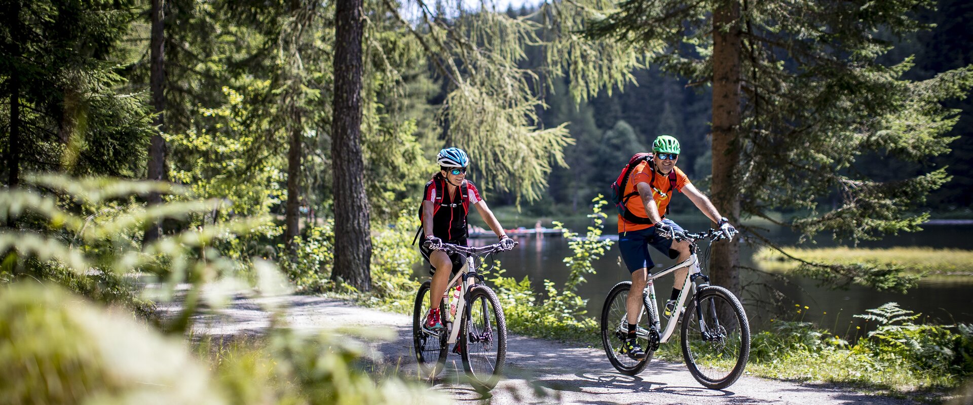 Cycling at the Schattensee in the Styrian Krakau | © Steiermark Tourismus | Tom Lamm