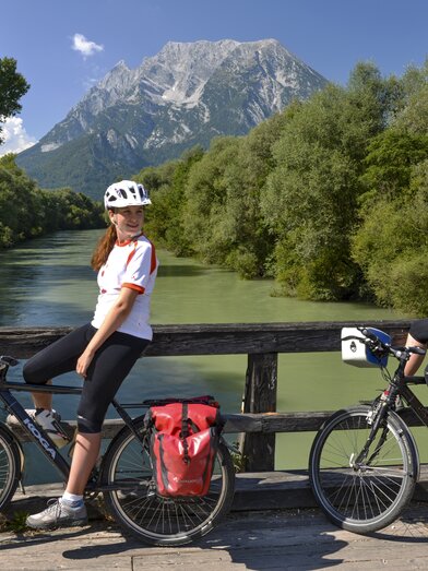 Rest with the Grimming in the background | © Steiermark Tourismus | Thorsten Brönner