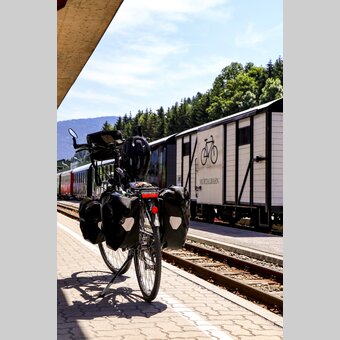 Am Murradweg mit der Murtalbahn | © STG | Martin Kubanek