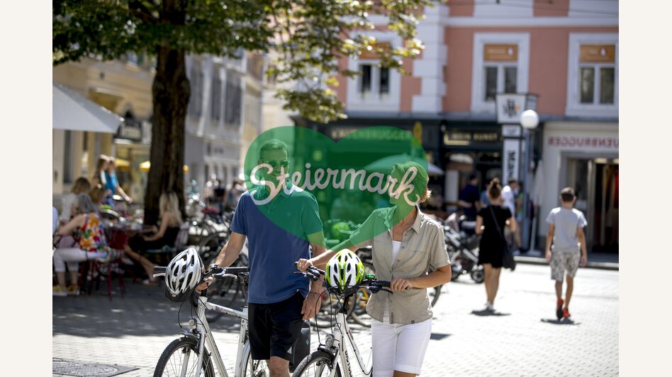 Radfahrer in Graz am Südtirolerplatz | © STG | Tom Lamm