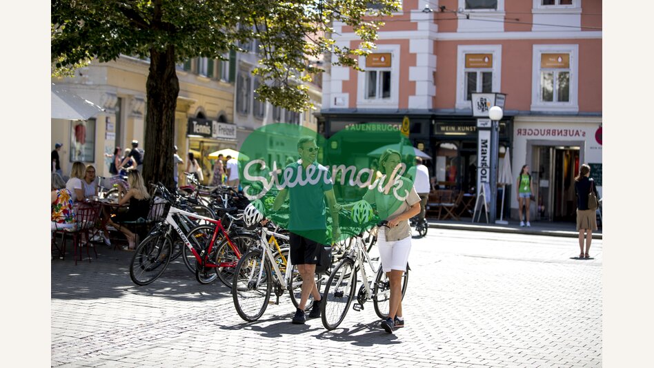 Radfahrer in Graz am Südtirolerplatz | © STG | Tom Lamm