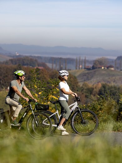 Cycling in the Styrian Wine Country | © Steiermark Tourismus | Tom Lamm
