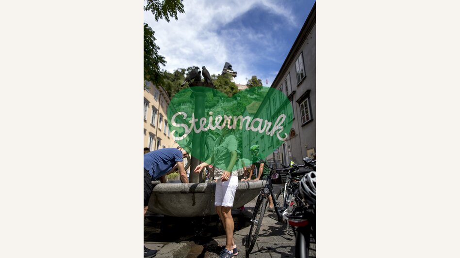 Radfahrer in Graz am Schlossbergplatz | © STG | Tom Lamm