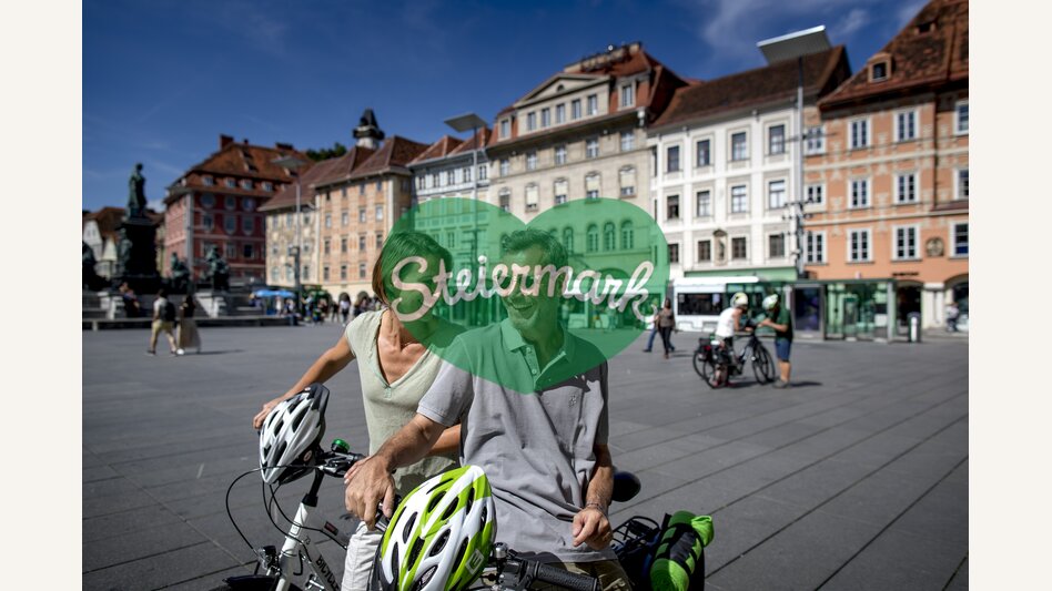 Radfahrer in Graz am Hauptplatz | © STG | Tom Lamm