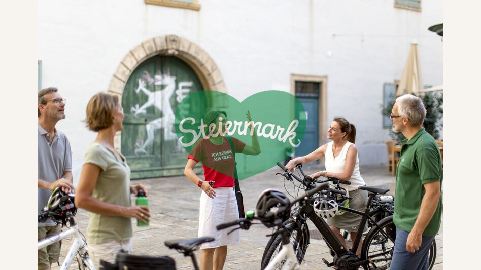 Rad-Stadtführung mit GrazGuide Claudia Kastner im Landhaus | © STG | Tom Lamm
