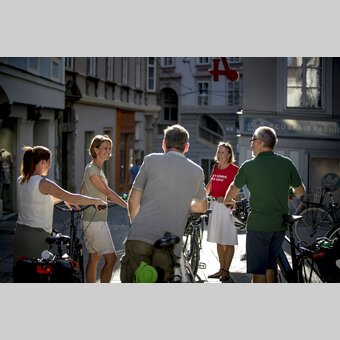 Rad-Stadtführung mit GrazGuide Claudia Kastner in der Hofgasse | © STG | Tom Lamm